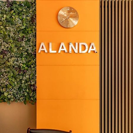 Alanda Hotel & Apartment Bangkok Exterior photo