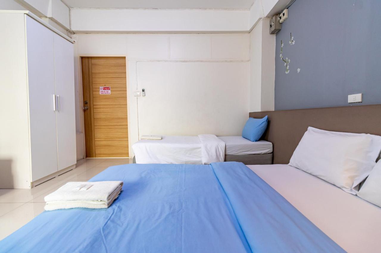 Alanda Hotel & Apartment Bangkok Exterior photo